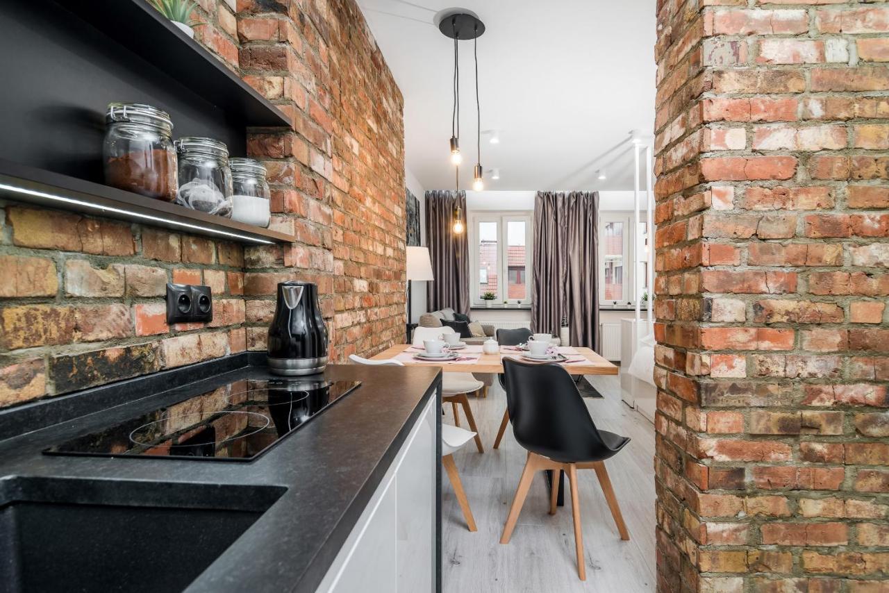 Wrocloft By Renters Apartment *